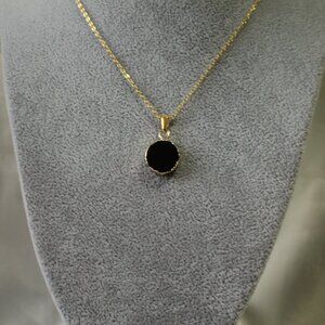 Black Druzy Round Stone Pendant Necklace – Gold Trim